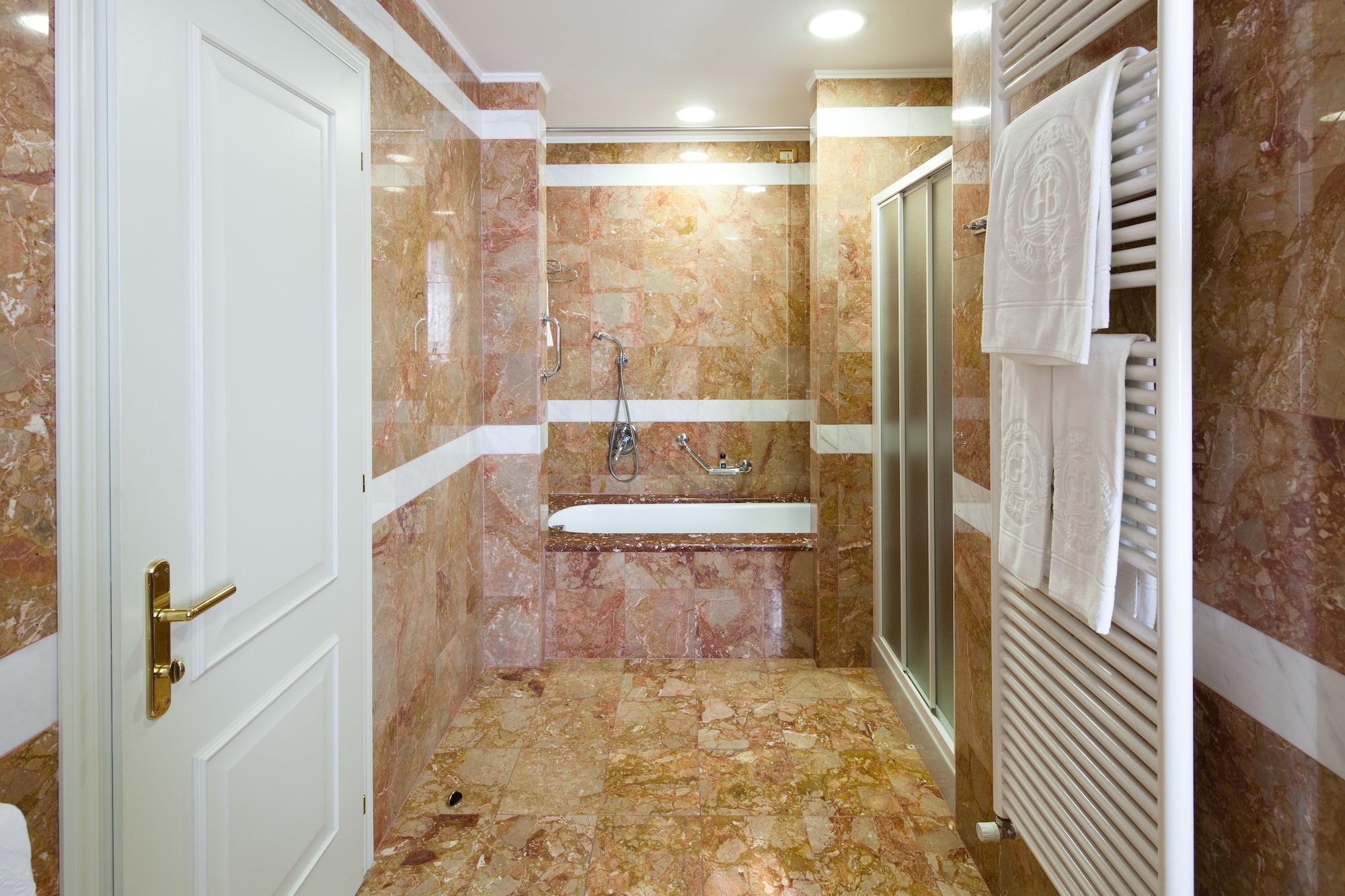 Hotel Due Torri Абано Терме Екстериор снимка